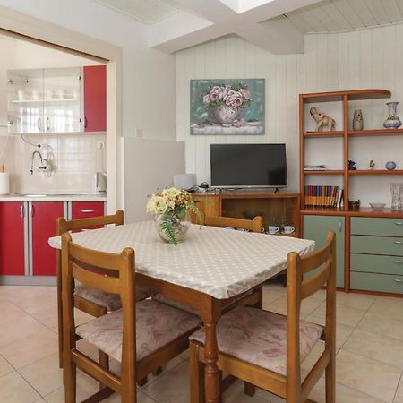 2 Bedroom Stunning Apartment In Kastel Kambelovac Kaštela Exterior foto