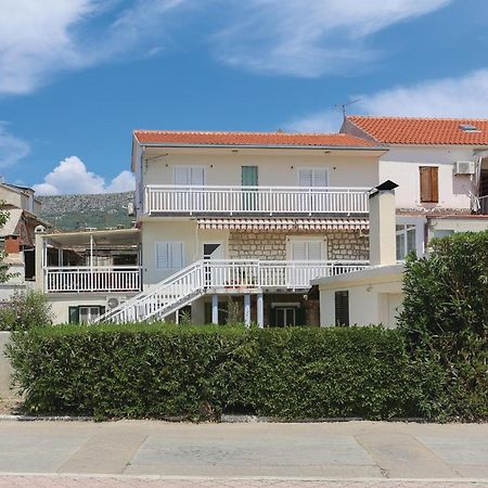 2 Bedroom Stunning Apartment In Kastel Kambelovac Kaštela Exterior foto